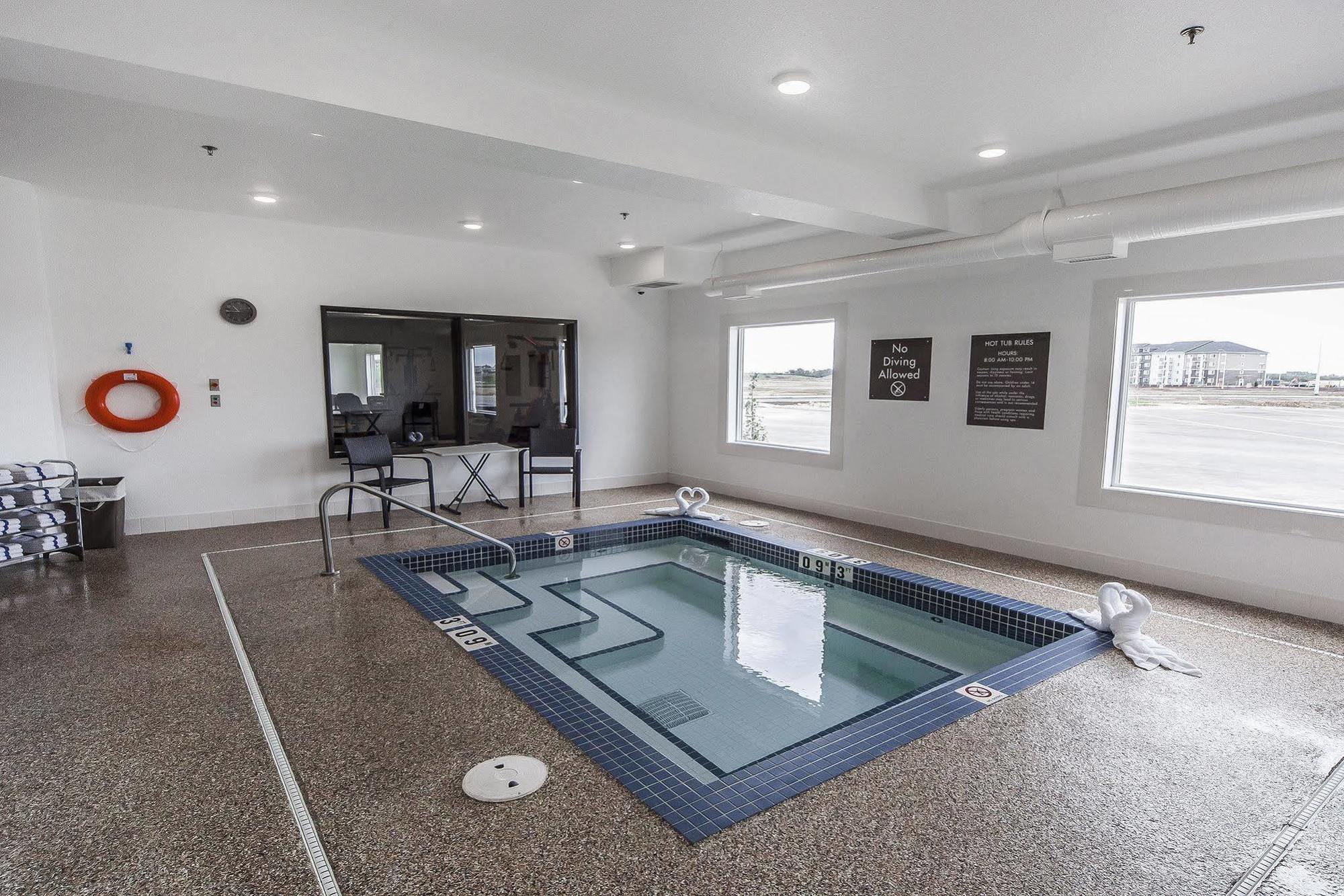 Comfort Inn & Suites Bonnyville Екстериор снимка