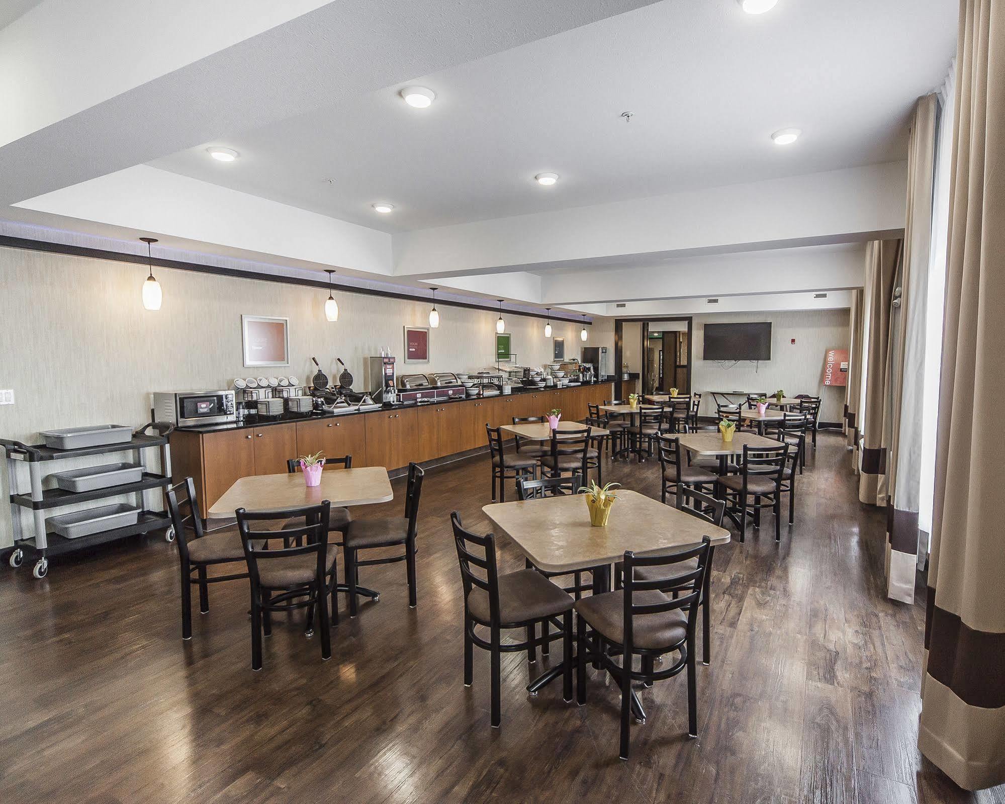 Comfort Inn & Suites Bonnyville Екстериор снимка